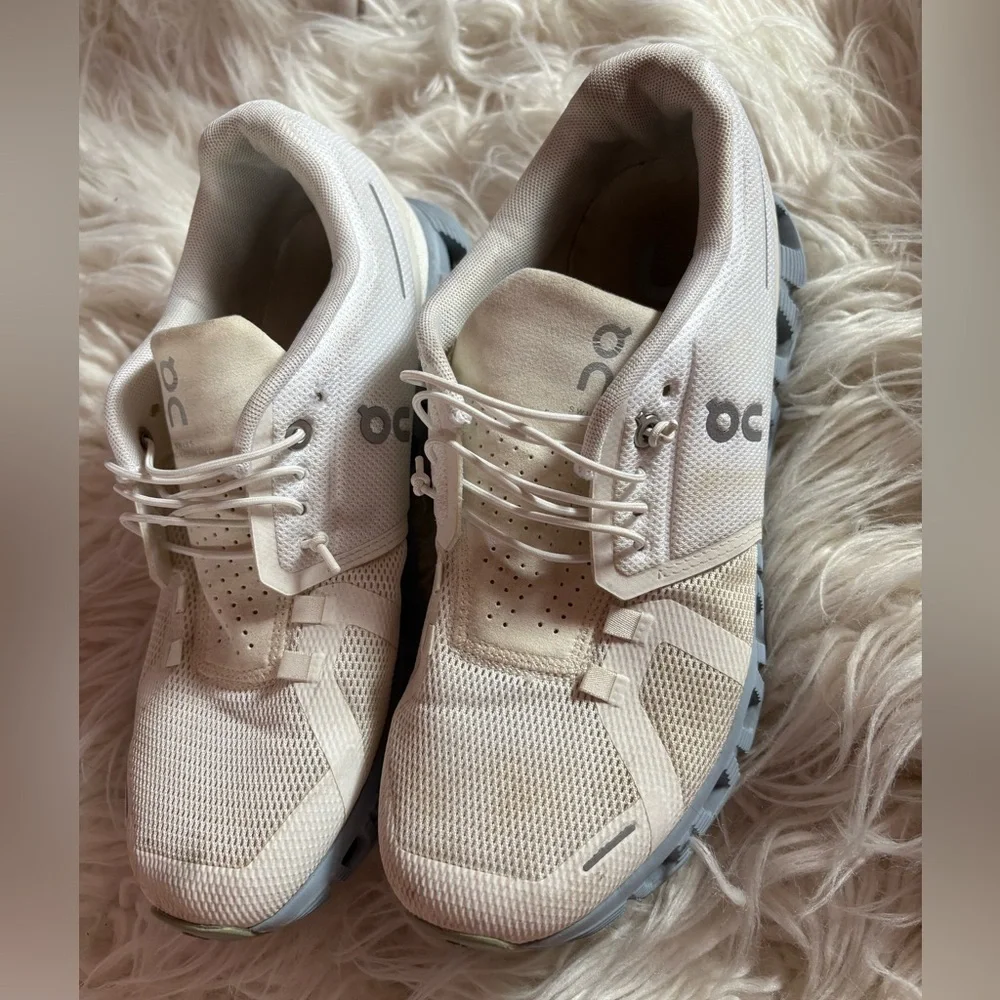 On Cloud 5 Running Shoes Women's Size 8.5 - Picture 2 of 8